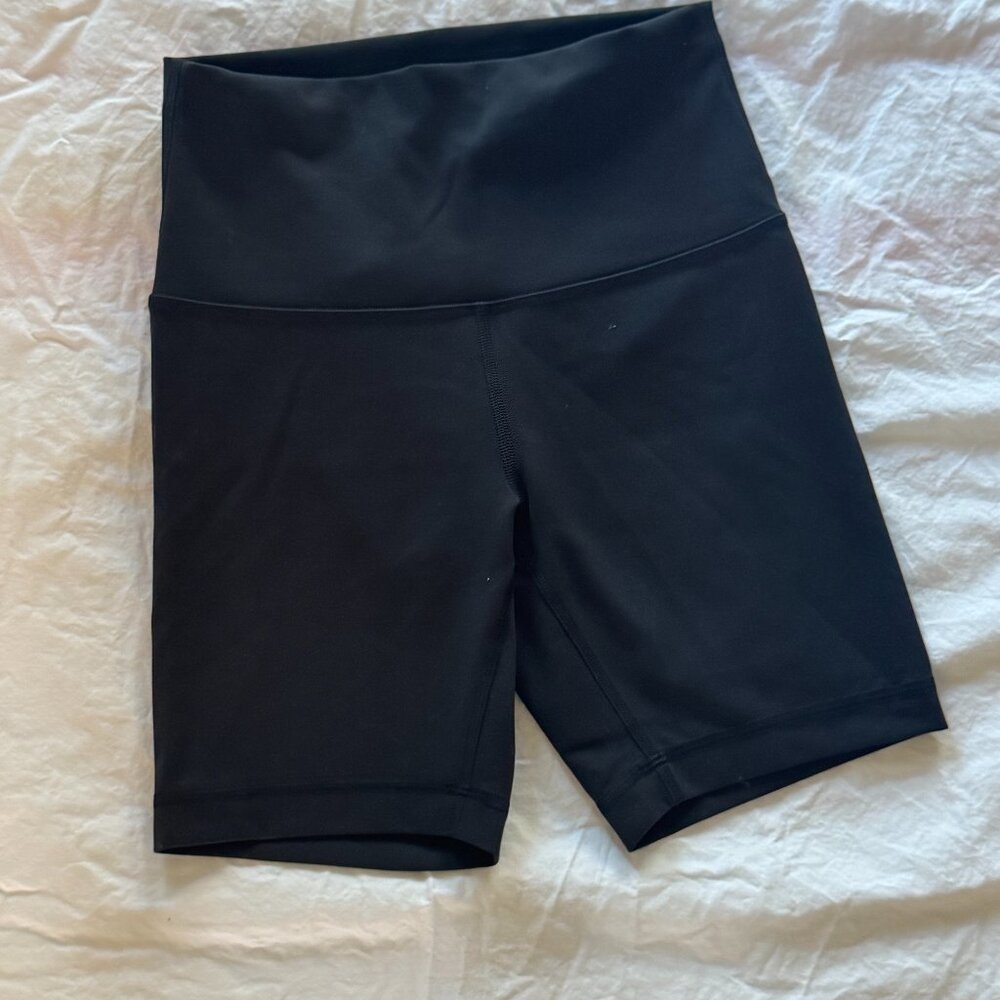 lululemon Wunder Train High-Rise Short 6" in Black